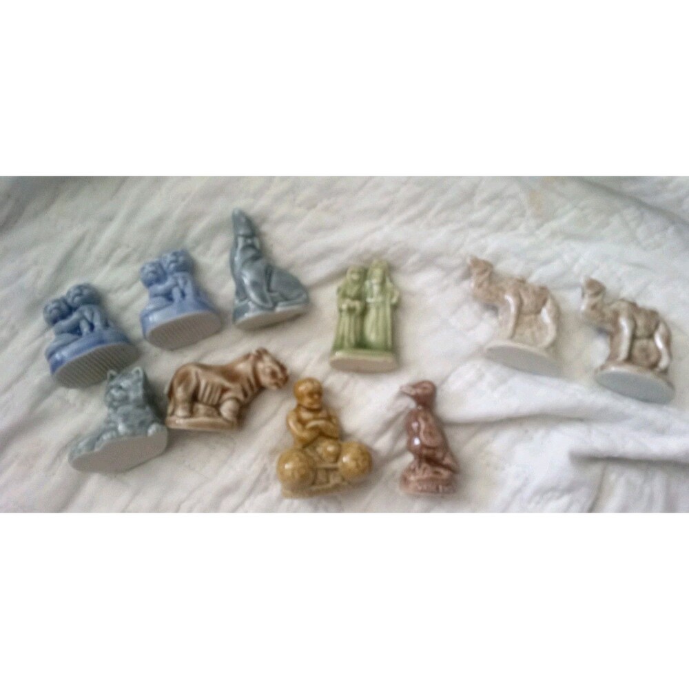 Lot Of 10 Wade Whimseys Figurines 2 Dupes